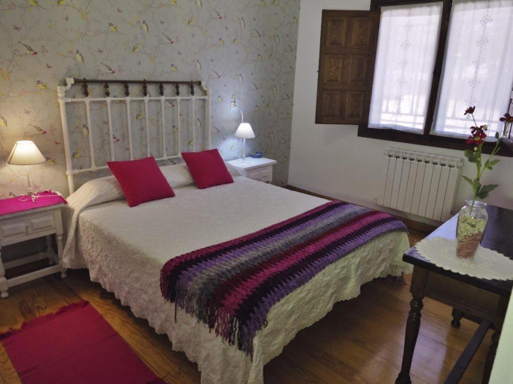 Hospedium Hostal Almanzor 纳瓦雷东达德格雷多斯 外观 照片